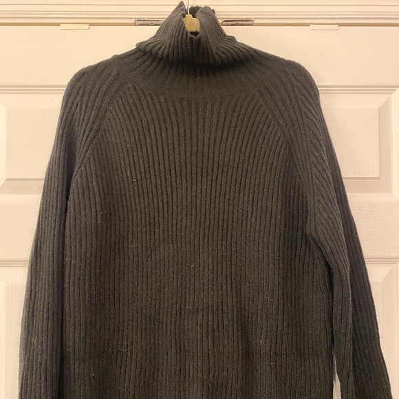 Black Ribbed Turtleneck Sweater - Picture 1 of 1